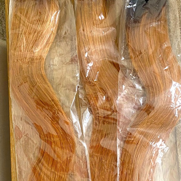 Human Hair - Picture 1 of 2